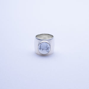 ANCIENT DOME PINKY RING / HOWLITE